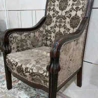 مبل ۷نفره(۱ سه نفره و ۴ تک نفره )به اضافه جلو مبلی|مبلمان خانگی و میز عسلی|سیرجان, |دیوار