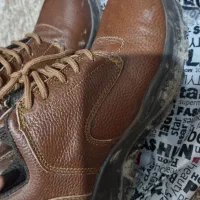 کفش ایمنی نو سایز ۴۰  و کیف