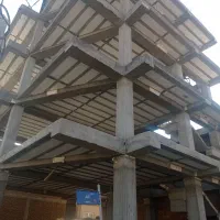 ساختمان ۴طبقه مسکونی دو نبش خیابان اصلی