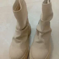 دوجفت پوتین|کیف، کفش، کمربند|رشت, بازار|دیوار