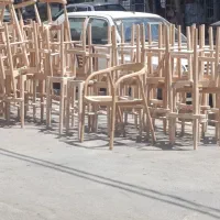 نجار میز و صندلی