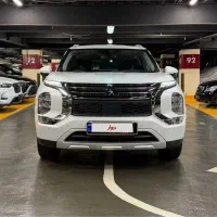 میتسوبیشی اوتلندر ۲۰۲۳ ام لاین دودیفرانسیل