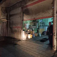 دوباب مغازه بر خیابان