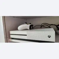 Xbox one s(آنلاین)دیسک خور،درحدنو120بازی داره