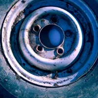 رینگ اصلی لندرور همراه با تیوپ و لاستیک