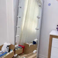 آینه قدی چراغ دار سفید