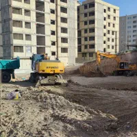 مجری خدمات خاکبرداری با بیل مکانیکی و لودر و بابکت