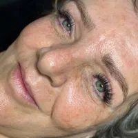 اکستنشن مژه و لیفت ابرو برای مسافران عزیز