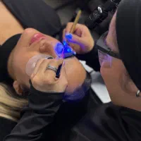 خدمات مژه لوکس