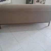 مبل ۳ نفره چوب گردو  همراه با پاف جلو مبلی و۳ کوسن|مبلمان خانگی و میز عسلی|اندیشه, اندیشه فاز ۱|دیوار