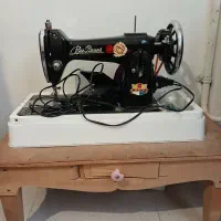 چرخ خیاطی قدیمی سالم تر و تمیز .برقی.