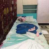 تخت خواب شیک شرکتی با سه کمد جا دار و ویترین دار