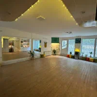 جذب مربی یوگا، ایروبیک و هنرهای حرکتی محدوده باهنر