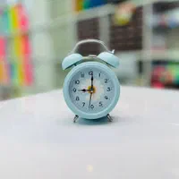 انواع ساعت رومیزی فانتزی زنگ دار|ساعت دیواری و تزئینی|یزد, |دیوار