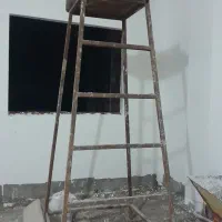 چهار پایه آهنی