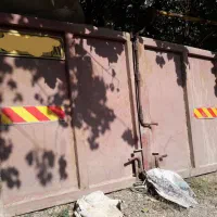 درب عقب خاور تک کاره