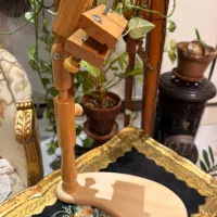 پایه ی نگه دارنده ی کارگاه