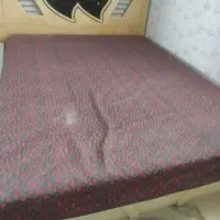 تخت دونفره همراه با پاتختی درحد نو