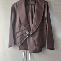 کت و دامن ساتن شیک تنخورش قشنگه و یک دست لباس محلی