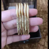 پنج عدد النگوی فیوژن نو ۴۵۰ بالای تابلو