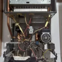 سرویسکار پکیج و آبگرمکن دیواری|آبگرمکن، پکیج، شوفاژ|مشهد, گلبرگ|دیوار