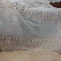 پرده حریردرحدخیلی نومناسب پنجره دومتروخورده ای