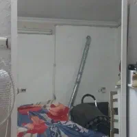 آینه بزرگ (دیواری میشه استفاده کرد هم قد گذاشت.