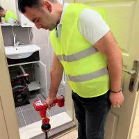 نشت یابی تخصصی رفع نشتی تعمیر درجا نشت یاب حرفه ای