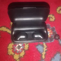 فروش یک عدد ایرپاد|لوازم جانبی موبایل و تبلت|دهدشت, |دیوار