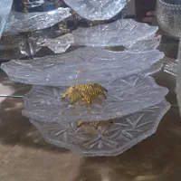 ظروف پزیرایی شیک ۶نفره با  دو عدد شمعدان