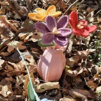 گل لاله بافته شده با کاموا