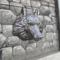 سردیس گرگ فلزی ۱۰ هزار قطعه