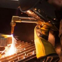 برشکاری سیار با  هوا گاز برش ضایعات اسکلت ساختمان