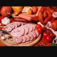 پیتزا داغ، همبرگر خوشمزه، سوسیس و کالباس تازه