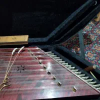 سنتور دو مهر جیگری|سازهای سنتی|زاهدان, |دیوار