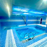 عمارت‌تریبلکس‌ جنگلی لوکس‌نوساز۱۴۰۴دواستخر۲خواب|اجارهٔ کوتاه‌مدت ویلا و باغ|نیشابور, باغرود|دیوار