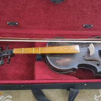 ویوولن اهورا