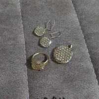 چند تکه طلا