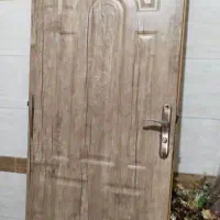 دو عدد درب سرویس بهداشتی در حد نو