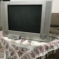 تلویزیون سامسونگ و میز تی وی