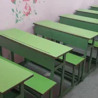 نیمکت مدرسه