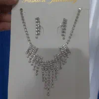 نیم ست نو استفاده نشده فول نگین بسیار زیبا