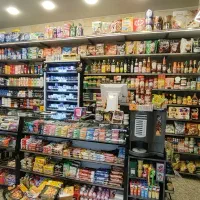 کارگر و نیروی کار در سوپرمارکت و هایپرمارکت