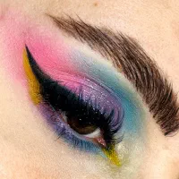 ارائه خدمات میکاپ و اجاره لاین سالن