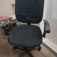 میز مدیریتی همراه با صندلی چرخ دار|دفتر کار|شاهین‌شهر, عطار|دیوار