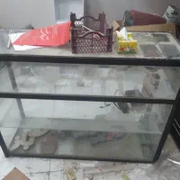 ویترین شیشه ای