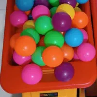 توپ رنگی استخری