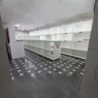 ویترین مغازه در حد نو