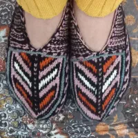 پاپوش دستبافت|لباس|اراک, |دیوار