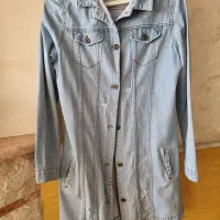 دو عدد مانتو لی و مشکی گاواردین و یه شومیز